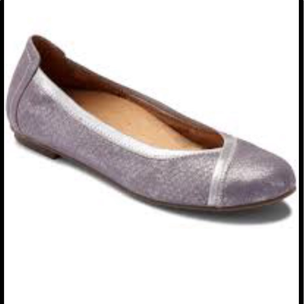 VIONIC Spark Carol Pewter Flats Size 9.5